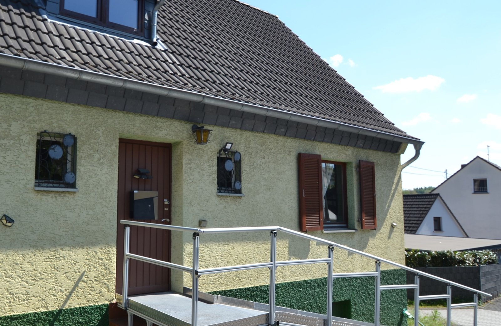 Handwerker aufgepasst: Sanierungsbedürftiges Ein- bis Zweifamilienhaus