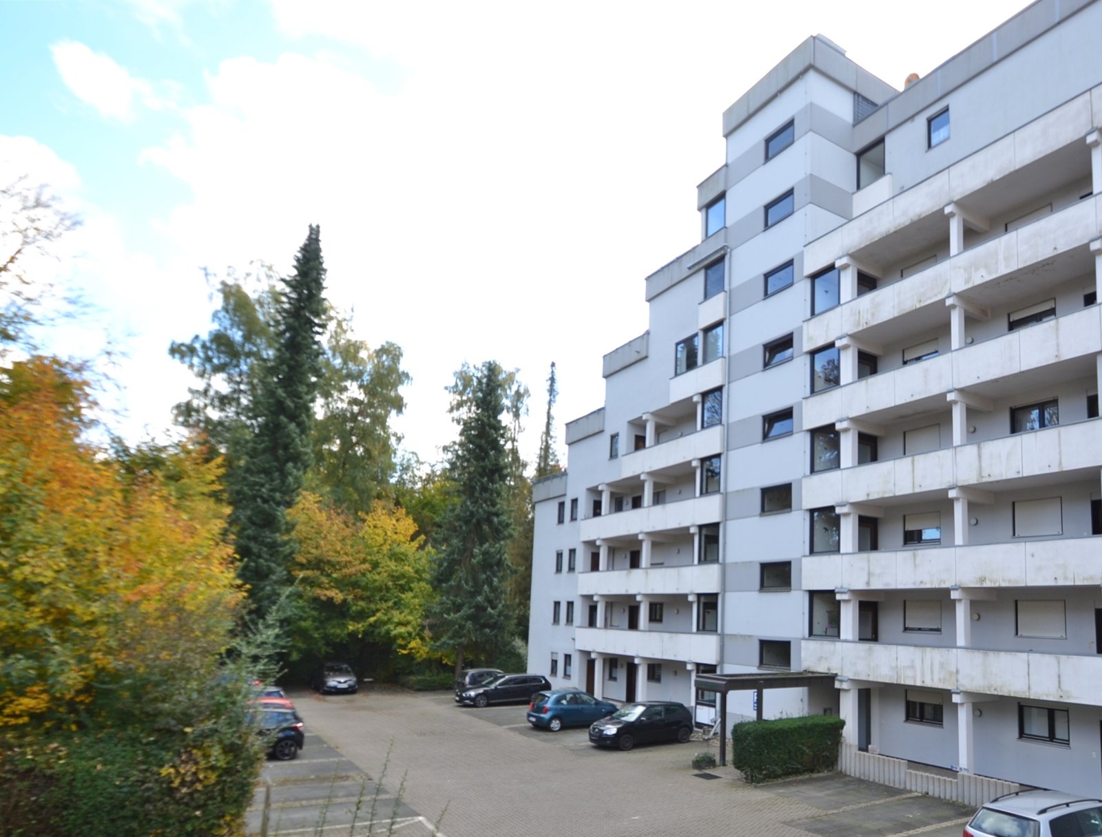 Anlageobjekt: Penthouse-Wohnung Nähe Neuwied am Rhein, teilsaniert