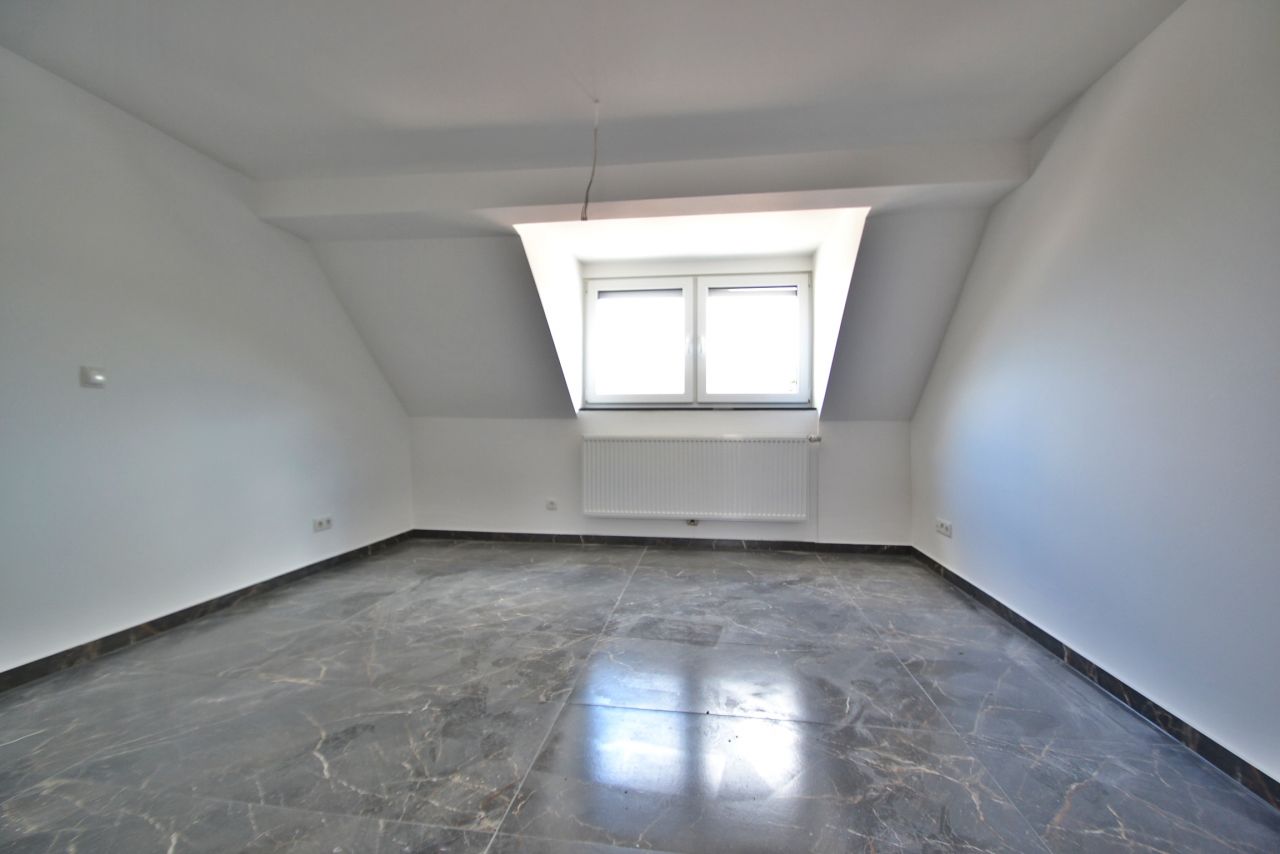 Schlafzimmer/Kinderzimmer DG (W2)