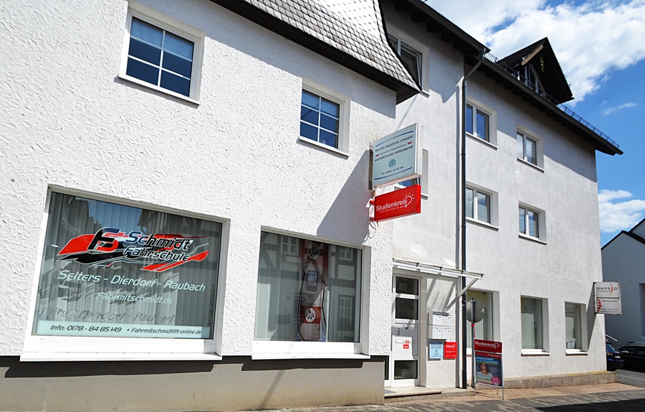 Wohn- und Geschäftshaus, Westansicht Wohn- und Geschäftshaus, Westansicht