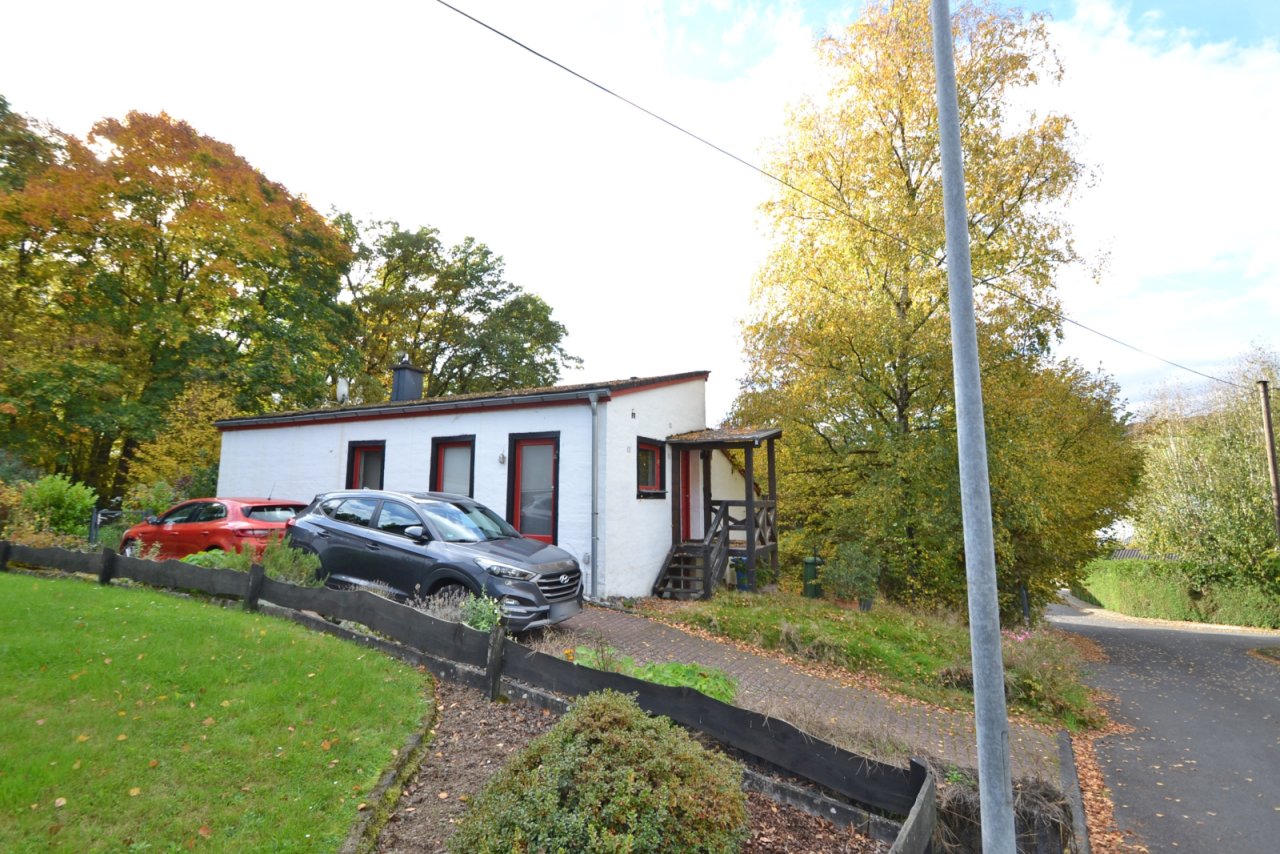 Kleines Haus am Wald Kleines Haus am Wald