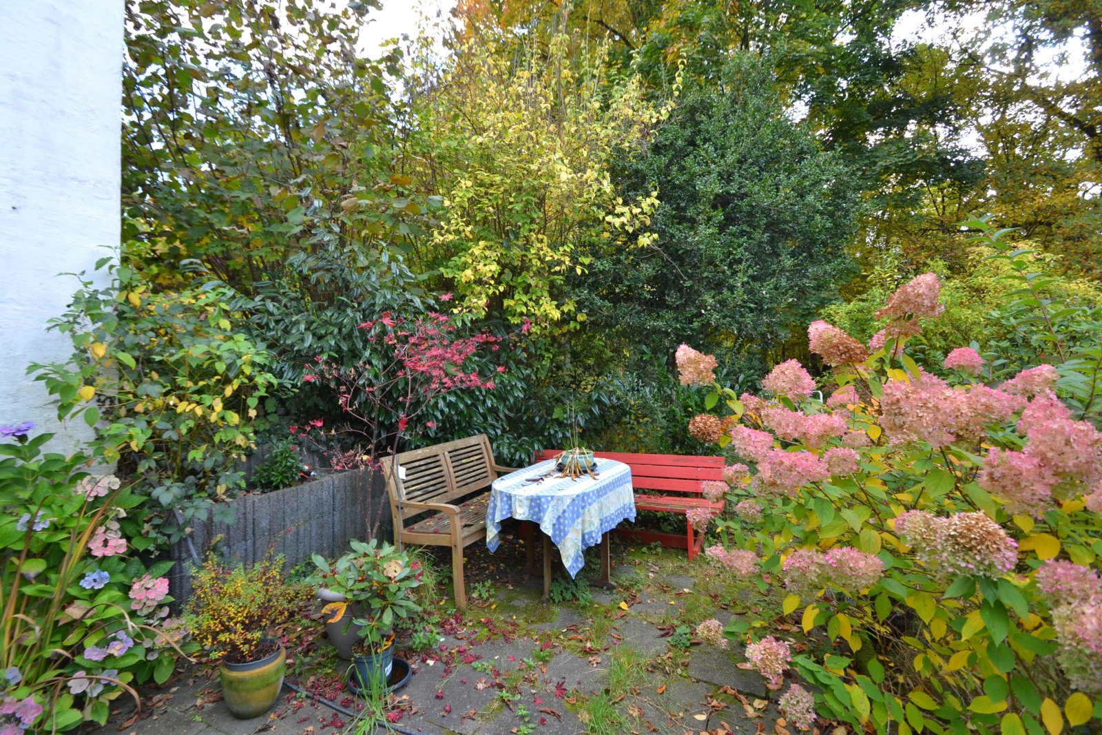 Terrasse vor dem Ausgang vom Wohnbereich Terrasse vor dem Ausgang vom Wohnbereich