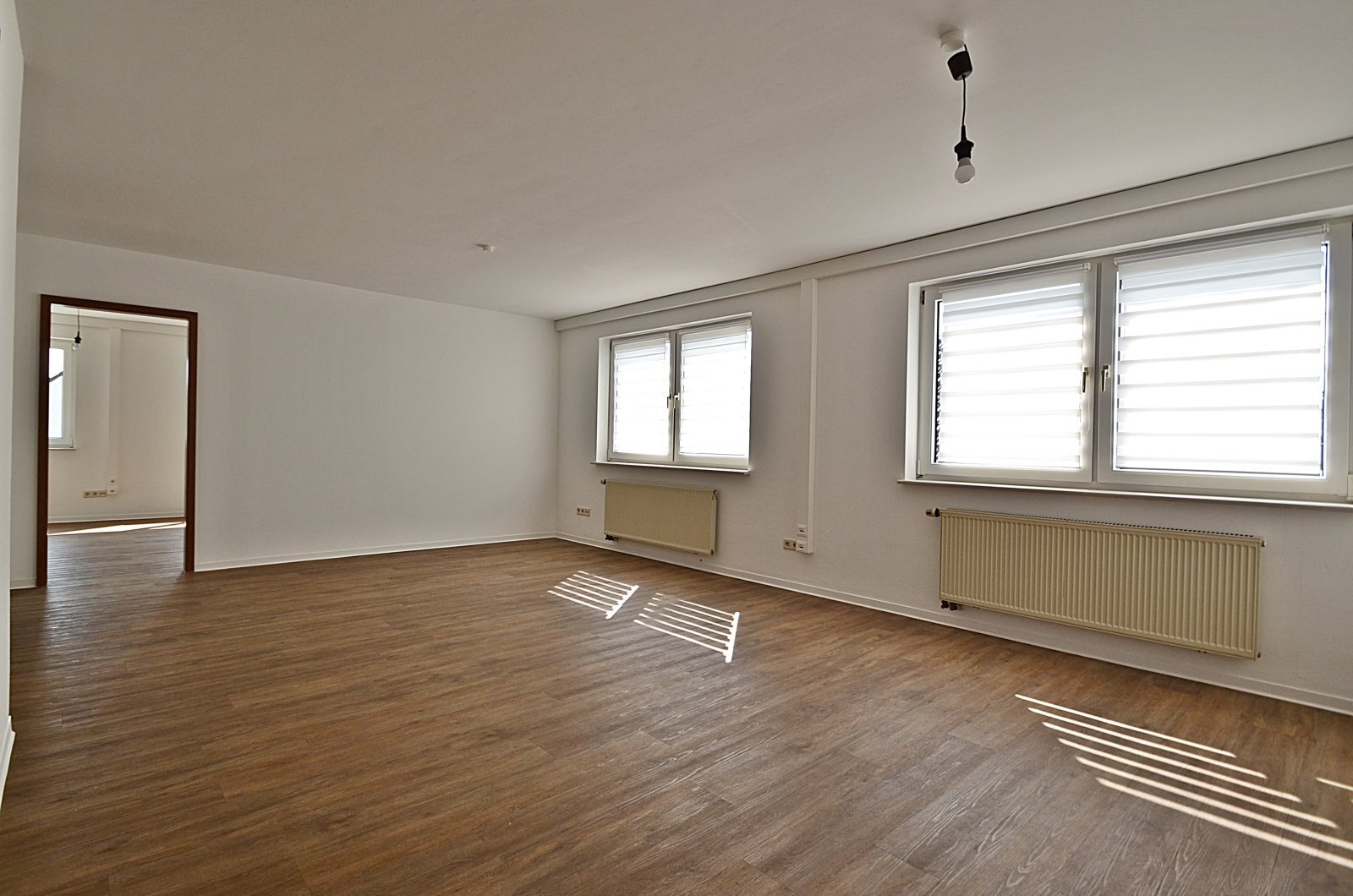 Beispiel Büroetage 2.OG, Büro Westseite Beispiel Büroetage 2.OG, Büro Westseite