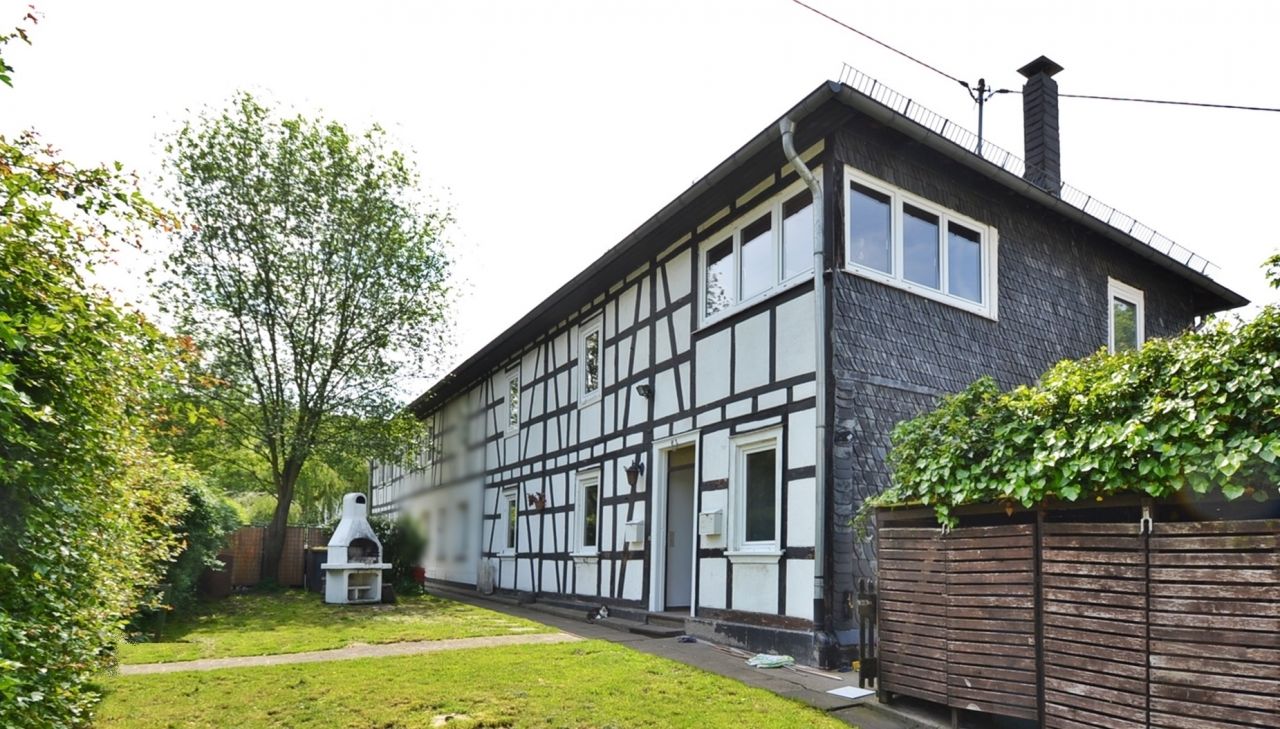 Altenkirchen Nähe (3 Km): 2 Eigentumswohnungen mit Reihenhauscharakter, 57610 Altenkirchen 3 km  Altenkirchen Nähe (3 Km): 2 Eigentumswohnungen mit Reihenhauscharakter, 57610 Altenkirchen 3 km