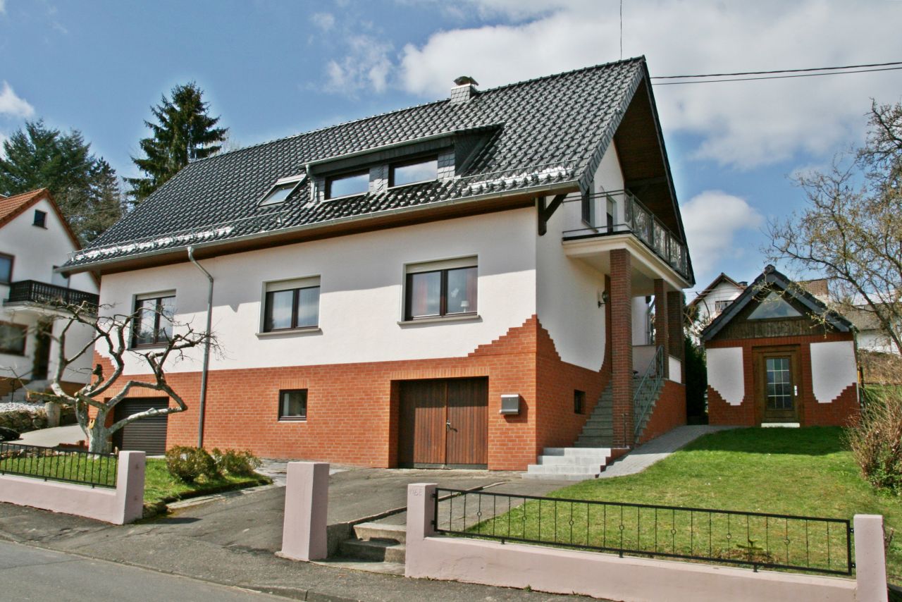 Puderbach: Solides Ein-/Zweifamilienhaus in ruhiger, begehrter Wohnlage von Puderbach  Puderbach: Solides Ein-/Zweifamilienhaus in ruhiger, begehrter Wohnlage von Puderbach